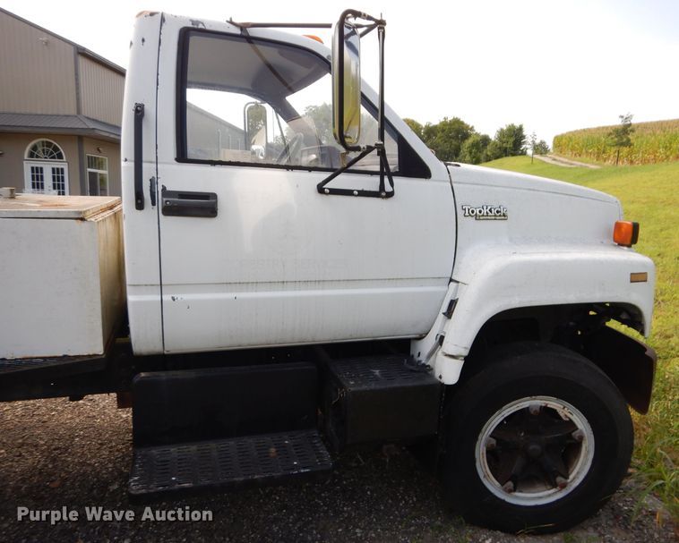 image for item DM4352 1992 GMC C7500  tank truck