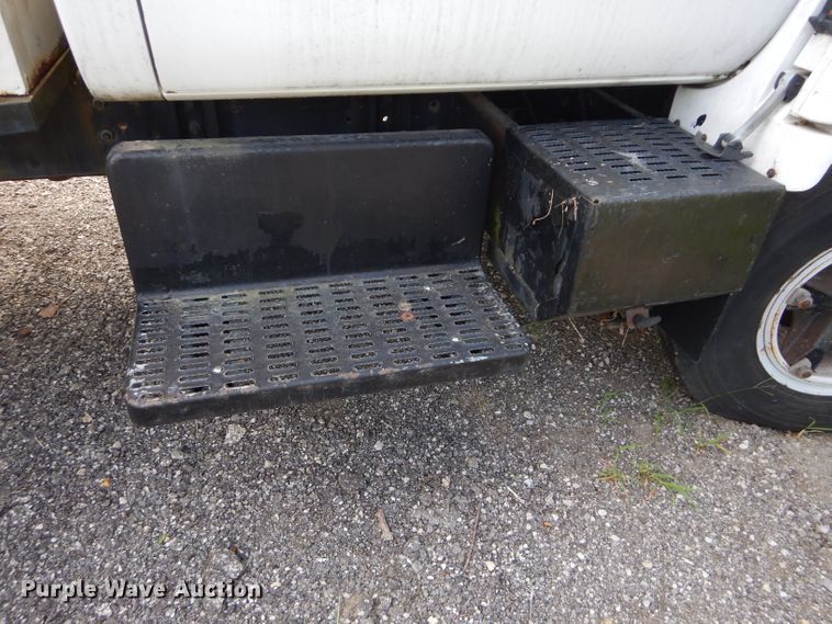 image for item DM4352 1992 GMC C7500  tank truck