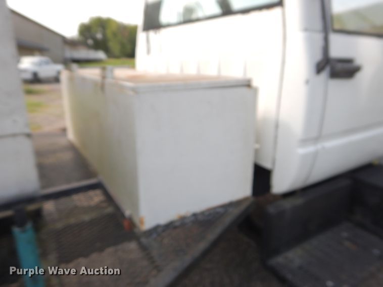 image for item DM4352 1992 GMC C7500  tank truck