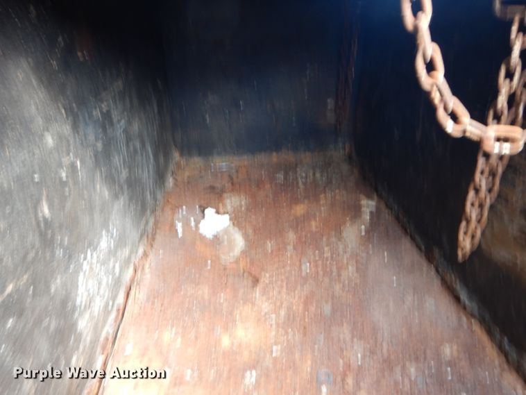 image for item DM4352 1992 GMC C7500  tank truck