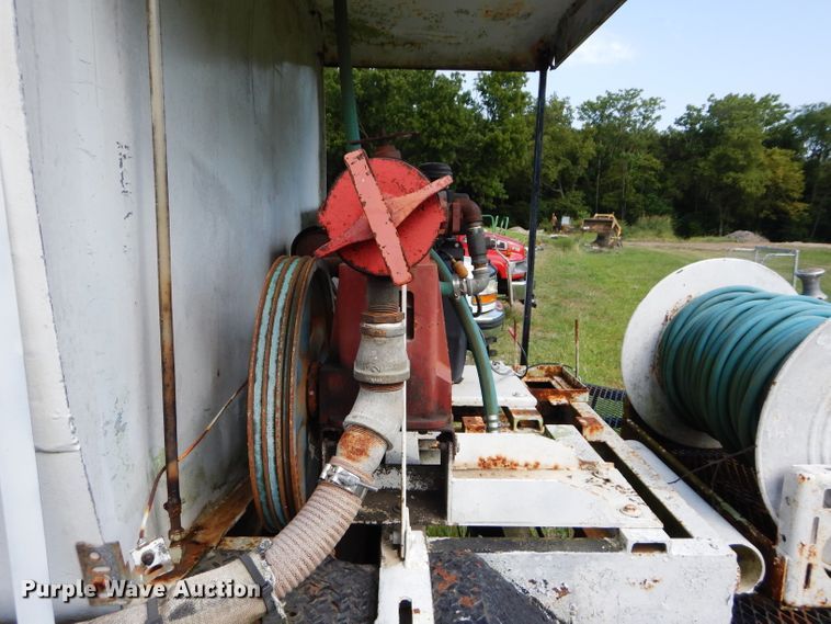 image for item DM4352 1992 GMC C7500  tank truck