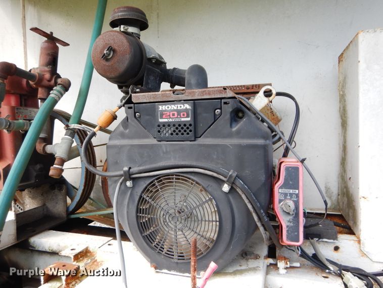 image for item DM4352 1992 GMC C7500  tank truck