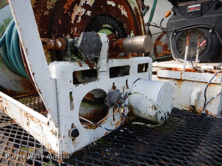 image for item DM4352 1992 GMC C7500  tank truck