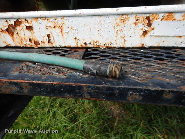 image for item DM4352 1992 GMC C7500  tank truck