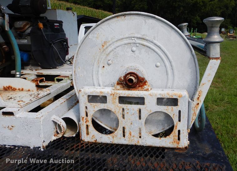 image for item DM4352 1992 GMC C7500  tank truck