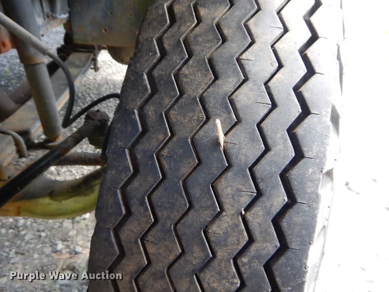 image for item DM4352 1992 GMC C7500  tank truck