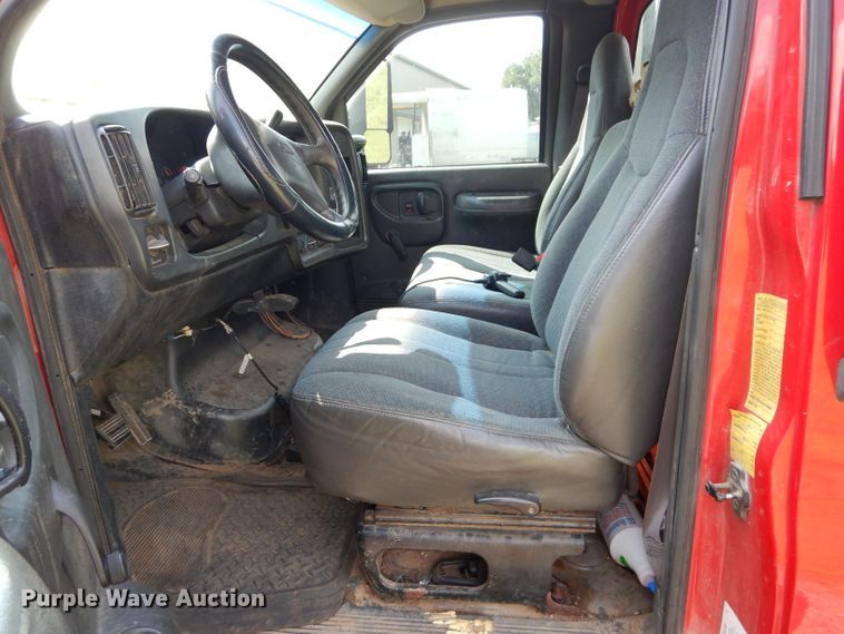 image for item DM4353 2003 Chevrolet C4500  dump flatbed truck