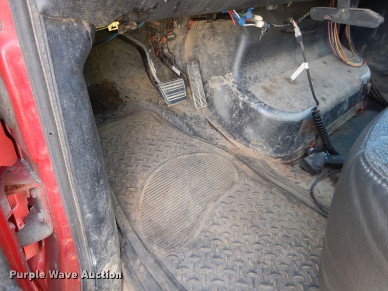 image for item DM4353 2003 Chevrolet C4500  dump flatbed truck