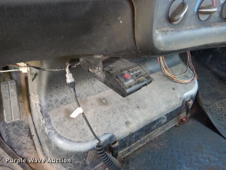 image for item DM4353 2003 Chevrolet C4500  dump flatbed truck