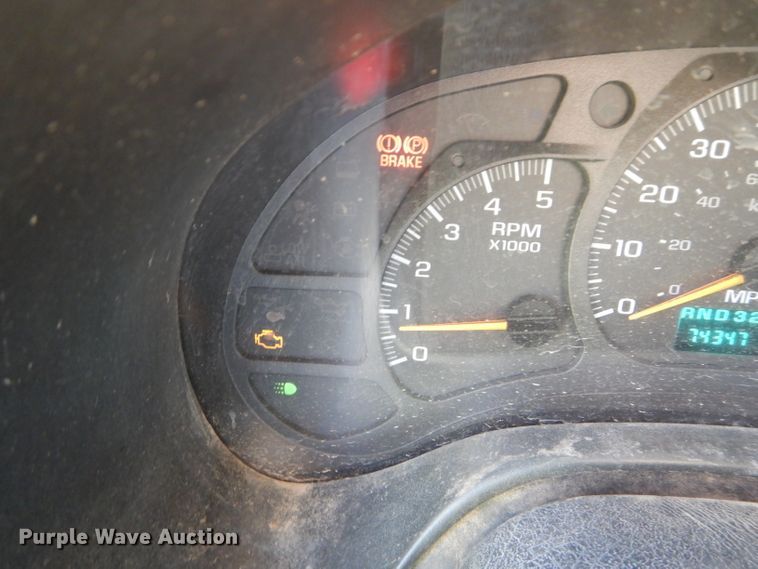 image for item DM4353 2003 Chevrolet C4500  dump flatbed truck