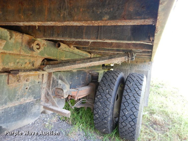 image for item DM4353 2003 Chevrolet C4500  dump flatbed truck