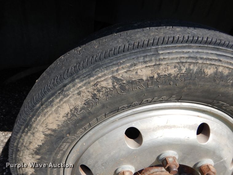 image for item DM4353 2003 Chevrolet C4500  dump flatbed truck