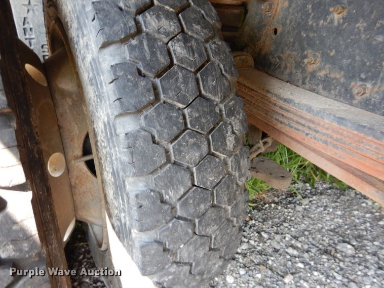 image for item DM4353 2003 Chevrolet C4500  dump flatbed truck