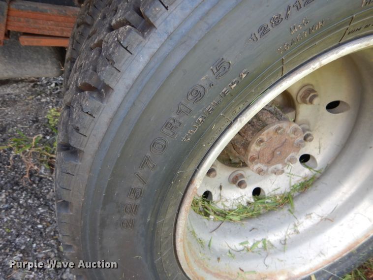 image for item DM4353 2003 Chevrolet C4500  dump flatbed truck