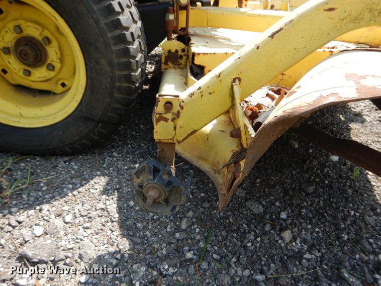 image for item DM4355 John Deere F935  lawn mower