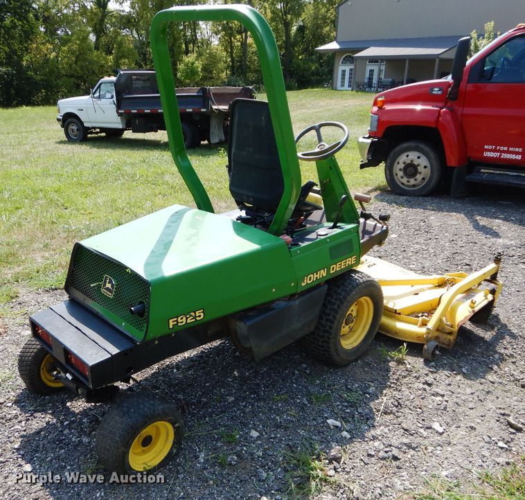 image for item DM4356 John Deere F925  lawn mower