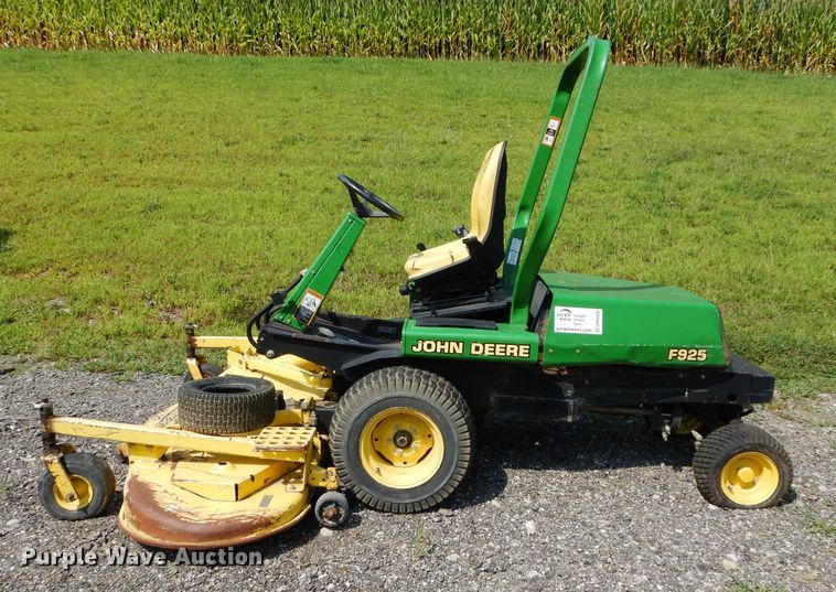 image for item DM4356 John Deere F925  lawn mower