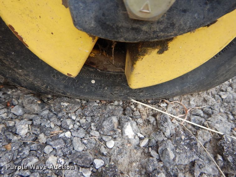 image for item DM4357 John Deere F525  lawn mower