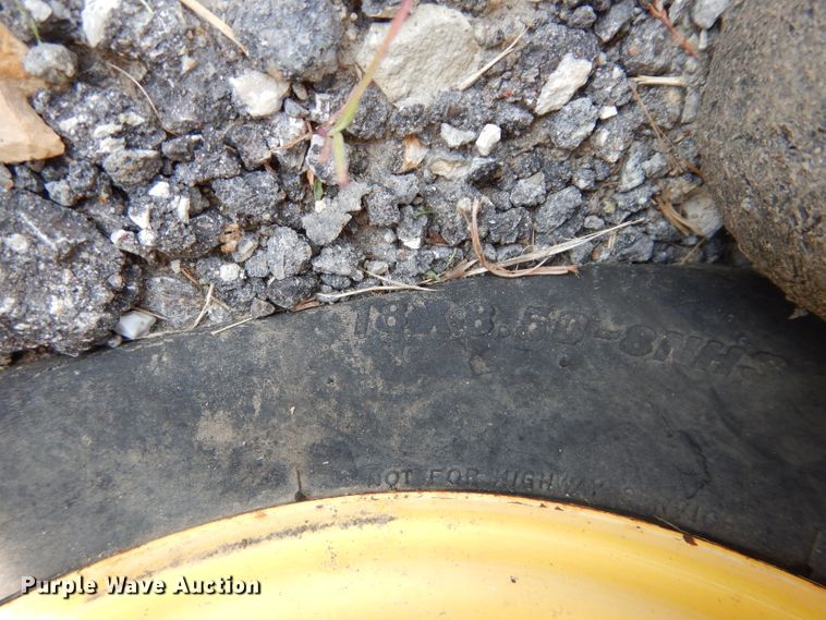 image for item DM4357 John Deere F525  lawn mower