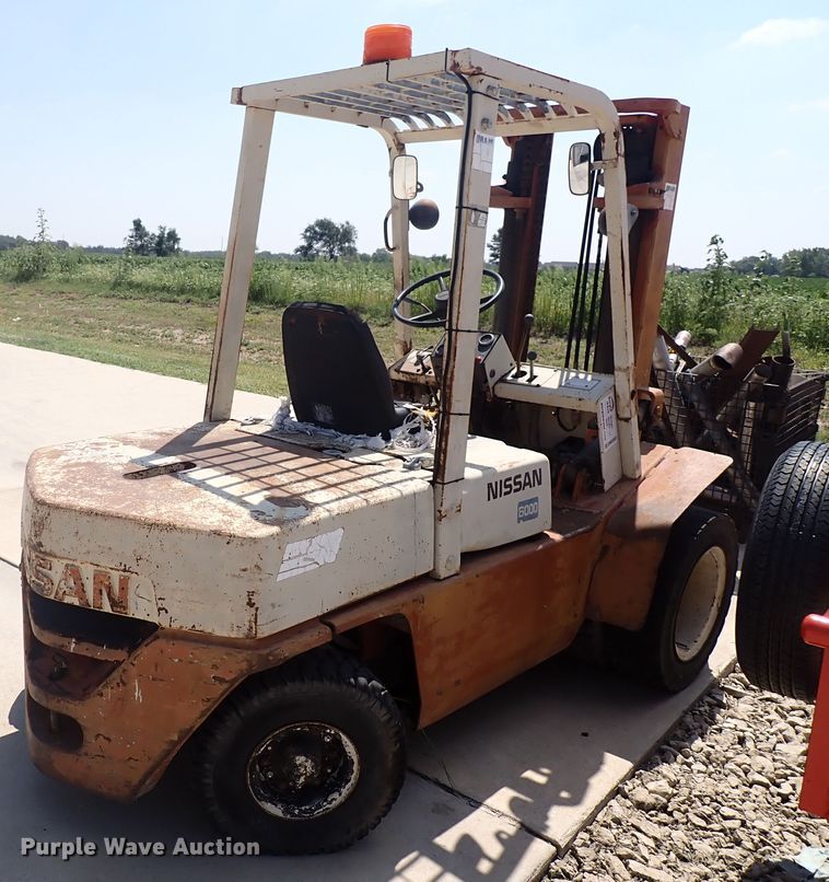 image for item DM5003 Nissan 6000  forklift