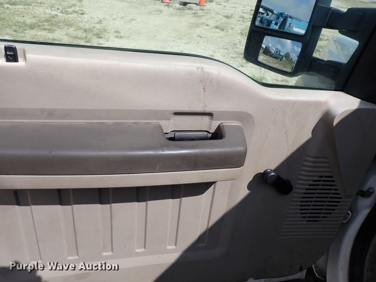 image for item DM5005 2008 Ford F550  flatbed truck