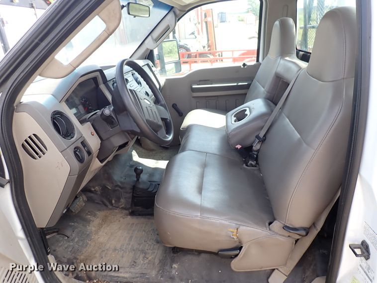 image for item DM5005 2008 Ford F550  flatbed truck