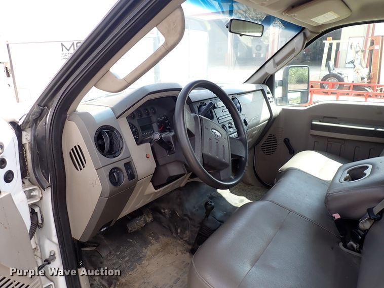 image for item DM5005 2008 Ford F550  flatbed truck