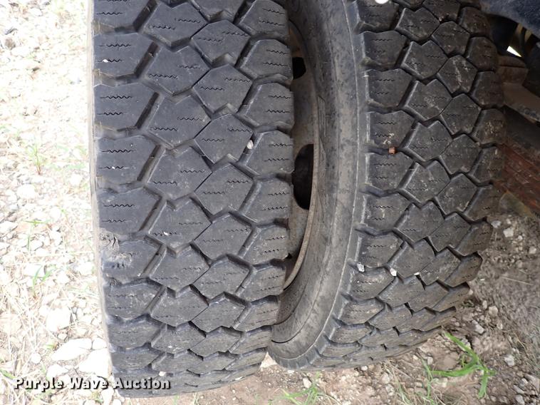 image for item DM5005 2008 Ford F550  flatbed truck