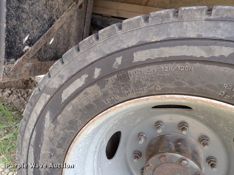 image for item DM5005 2008 Ford F550  flatbed truck