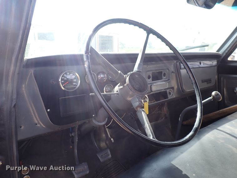 image for item DM5006 1972 Chevrolet C50  truck