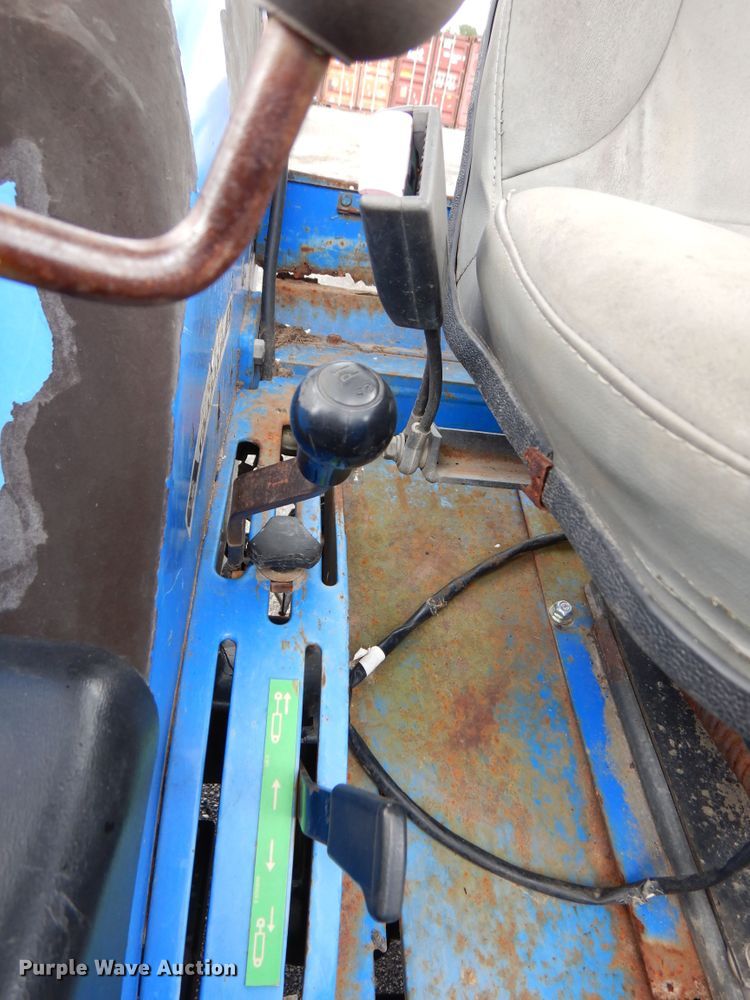 image for item DM6421 2009 New Holland Boomer 4055  MFWD tractor