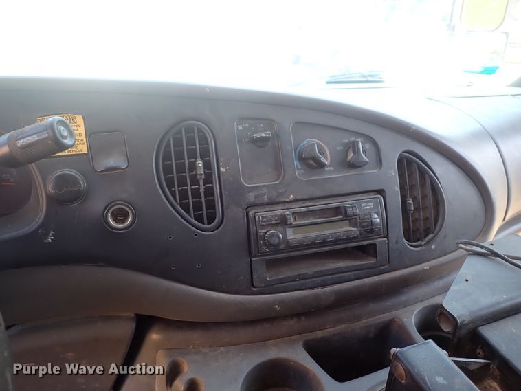 image for item DN1941 2002 Ford Econoline E350 Super Duty  school bus