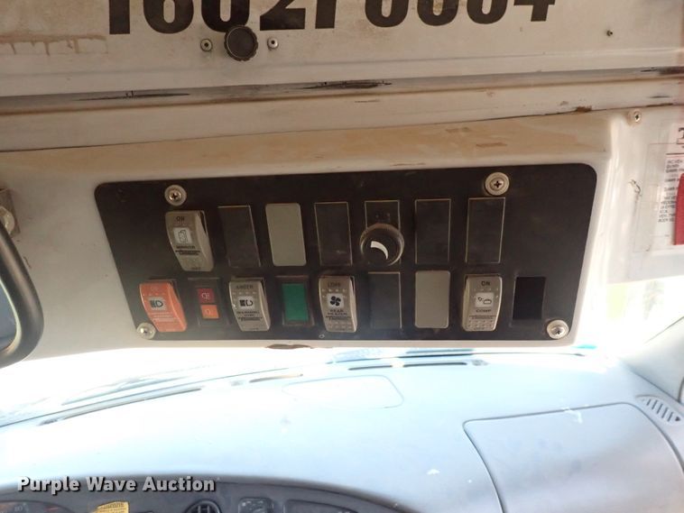 image for item DN1941 2002 Ford Econoline E350 Super Duty  school bus