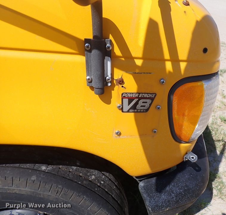 image for item DN1941 2002 Ford Econoline E350 Super Duty  school bus