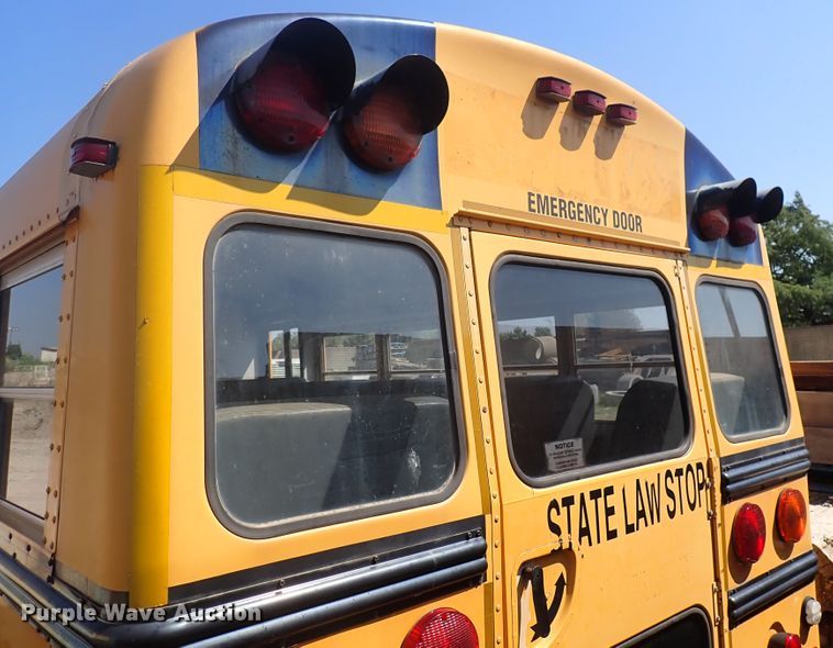 image for item DN1941 2002 Ford Econoline E350 Super Duty  school bus