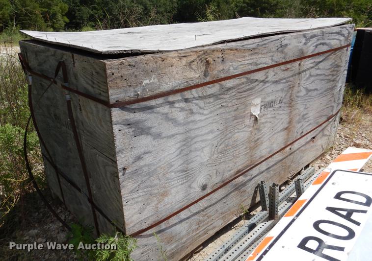 image for item ED9830 Caterpillar 89"W four-in-one loader bucket