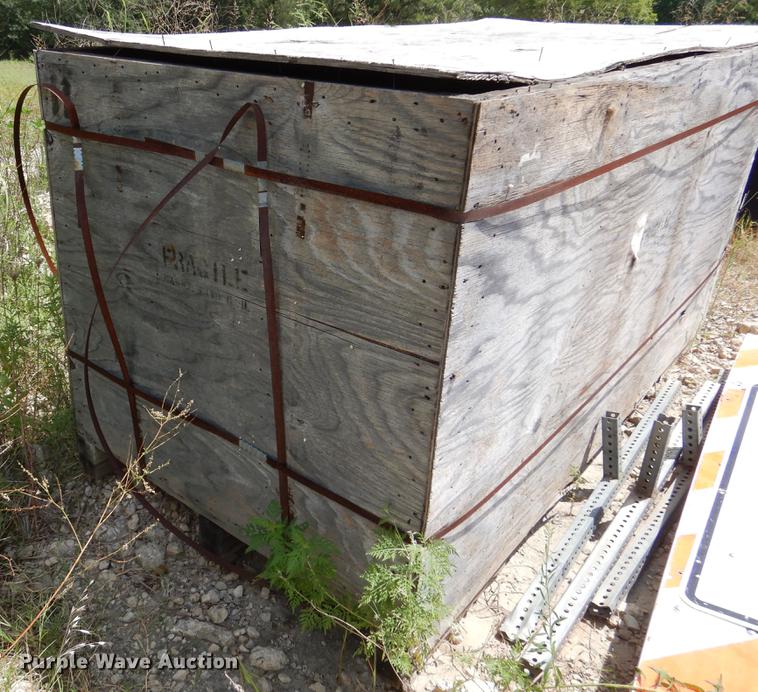 image for item ED9830 Caterpillar 89"W four-in-one loader bucket