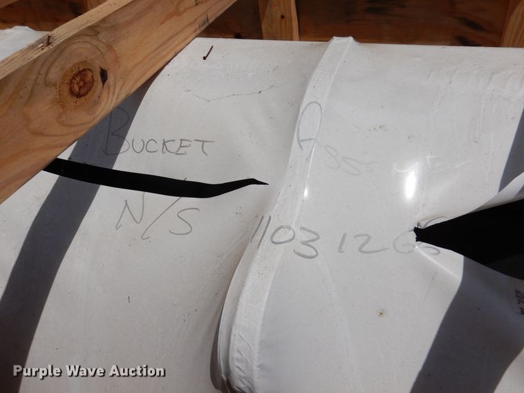 image for item ED9830 Caterpillar 89"W four-in-one loader bucket