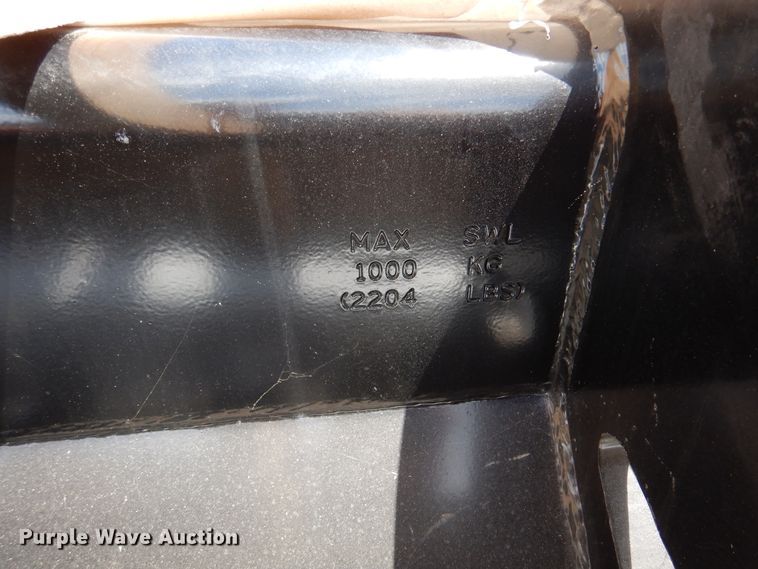 image for item ED9830 Caterpillar 89"W four-in-one loader bucket