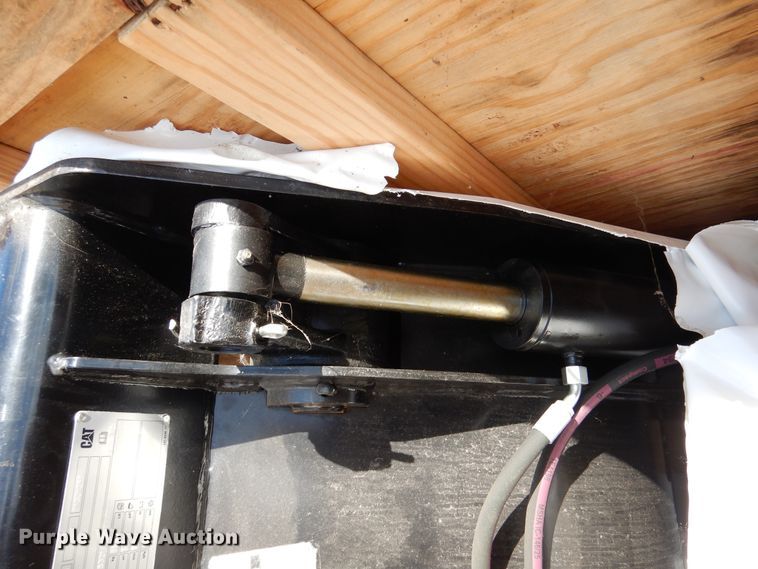 image for item ED9830 Caterpillar 89"W four-in-one loader bucket