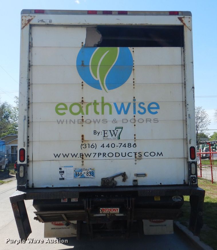 image for item ES9650 2007 Hino 268  box truck