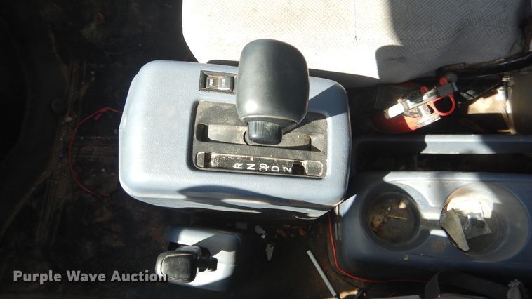 image for item ES9650 2007 Hino 268  box truck