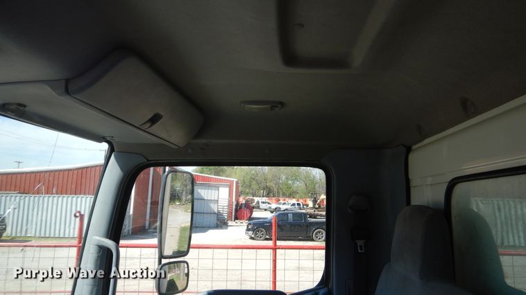 image for item ES9650 2007 Hino 268  box truck