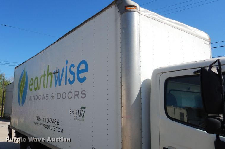 image for item ES9650 2007 Hino 268  box truck