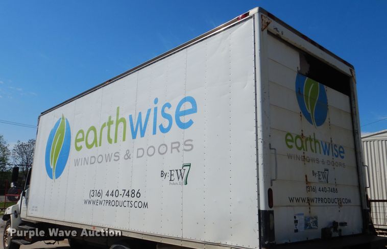 image for item ES9650 2007 Hino 268  box truck