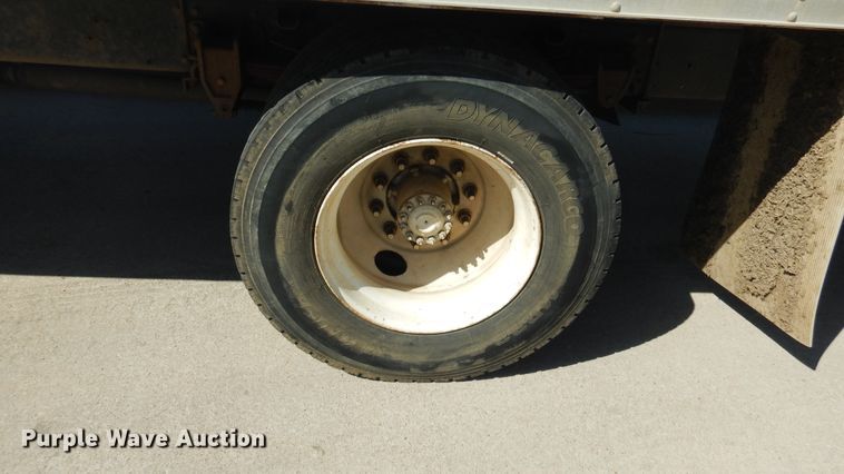 image for item ES9650 2007 Hino 268  box truck