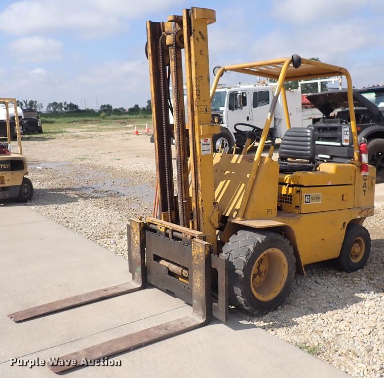 image for item EV9927 Caterpillar V60B  forklift