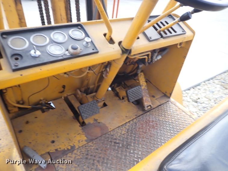image for item EV9927 Caterpillar V60B  forklift