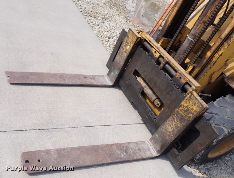 image for item EV9927 Caterpillar V60B  forklift