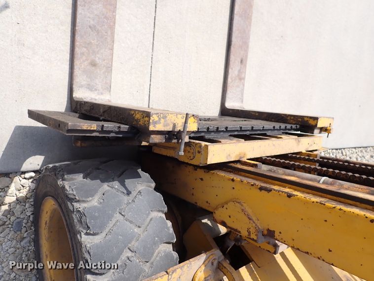 image for item EV9927 Caterpillar V60B  forklift